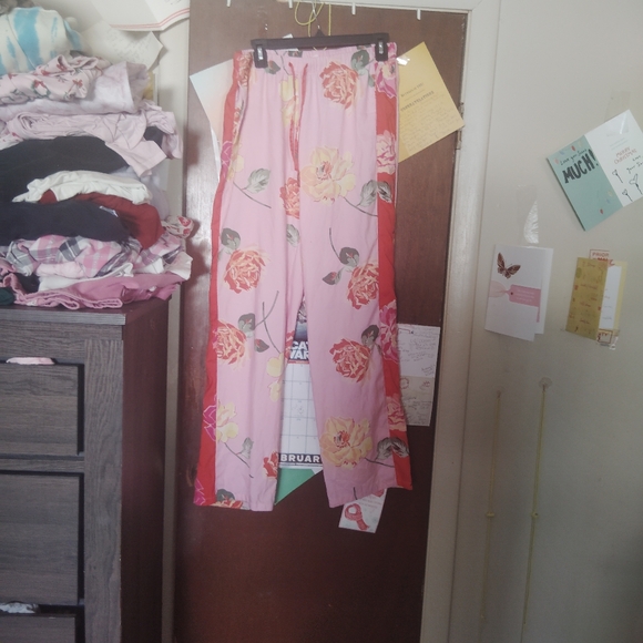 VICTORIA SECRET Sateen Silky Floral Pajama Pants - Medium - Picture 3 of 9